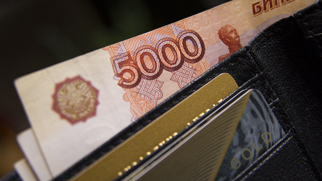 Россиянам дали совет, как сохранить сбережения на фоне обвала рубля