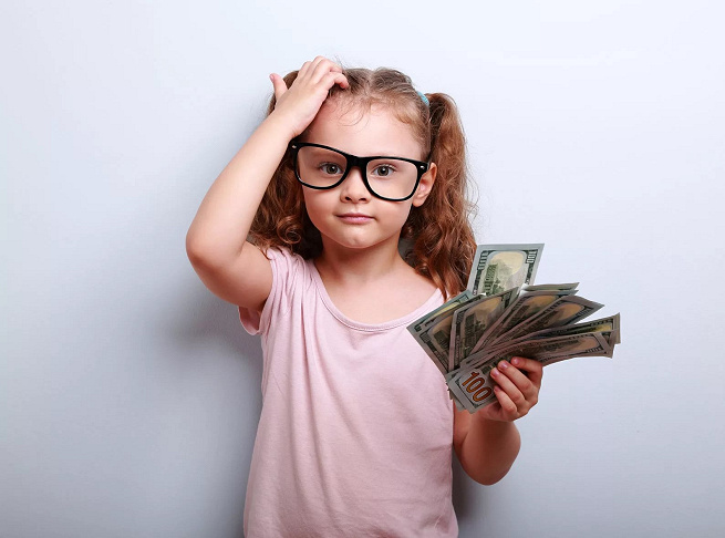 Как правильно давать ребенку карманные деньги?