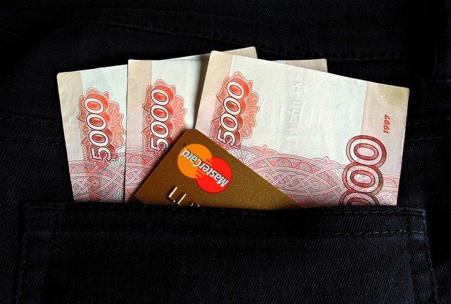 СФ: до 40% россиян получают «серую» зарплату