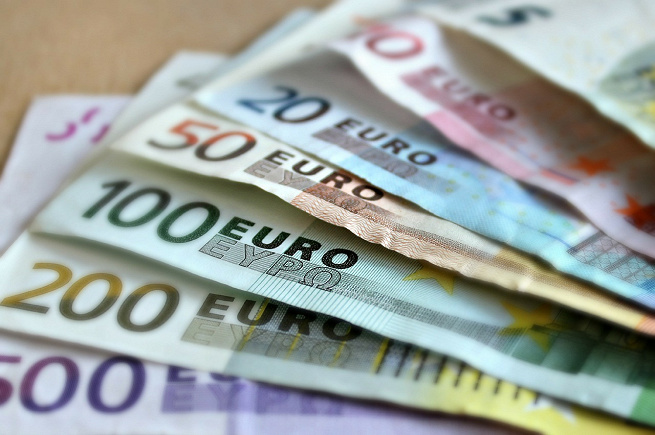 Евро может заменить доллар на территории РФ